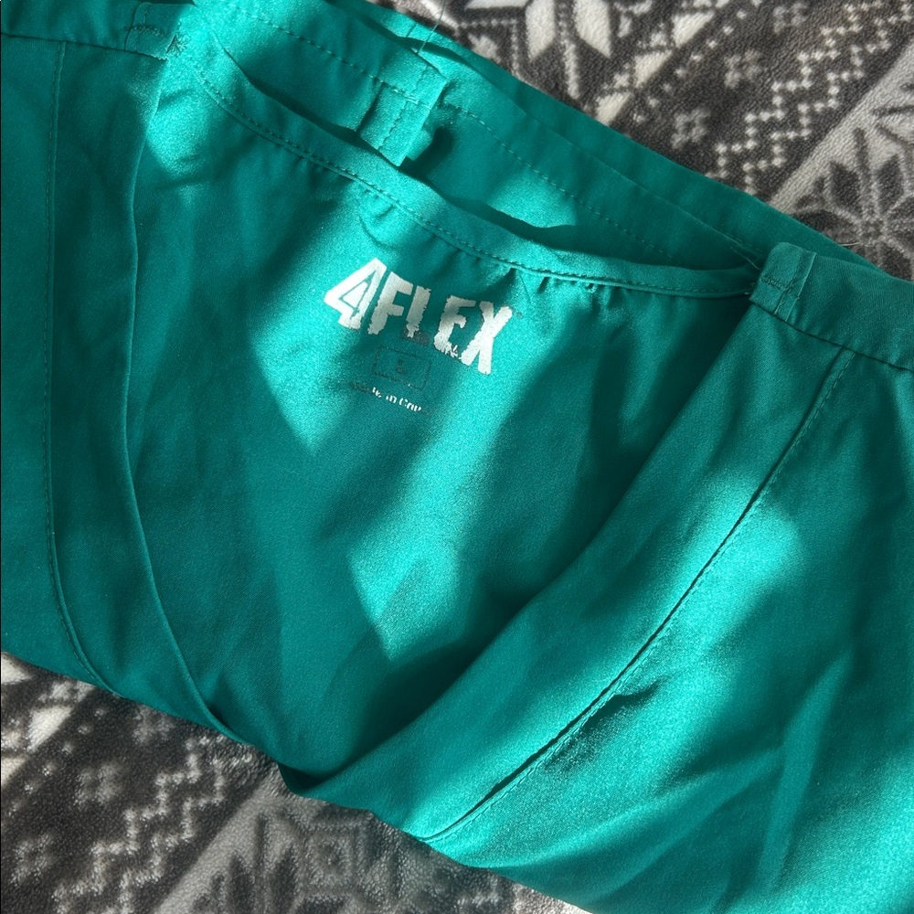 4Flex Scrub Top - Picture 4 of 4